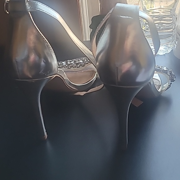 Item #702 - Picture 3 of 3